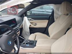 بی ئێم دەبڵیو i4